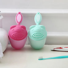 Charger l&#39;image dans la galerie, Tasse de shampoing pour bébé, dessin animé mignon, jouets de bain pour enfants, tasse de rinçage pour douche de salle de bain, cuillère de lavage des cheveux avec poignée
